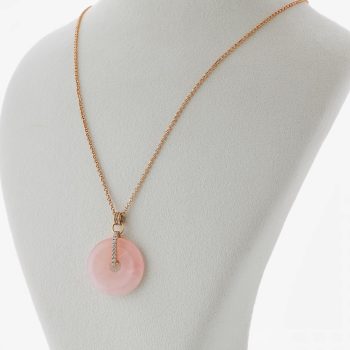 Collier avec pendentif en or